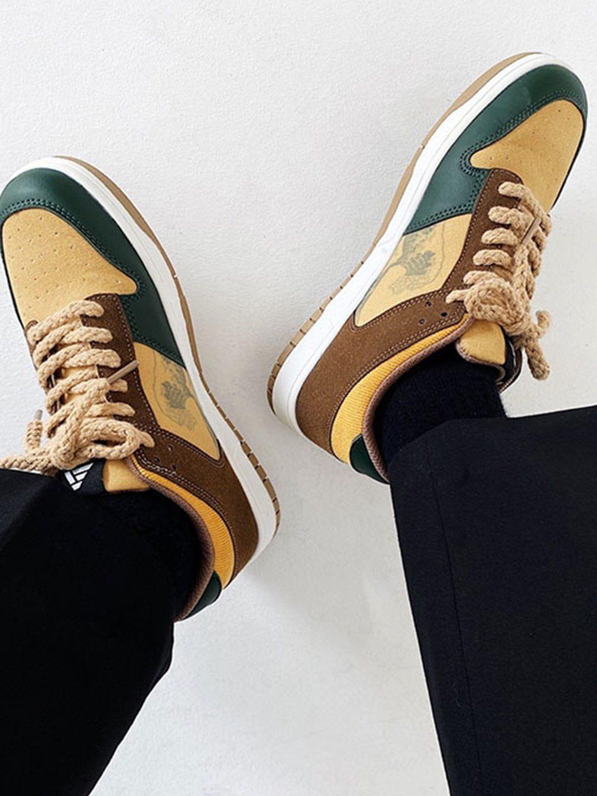 Concert Outfit Vintage Wave Print Skate Shoes