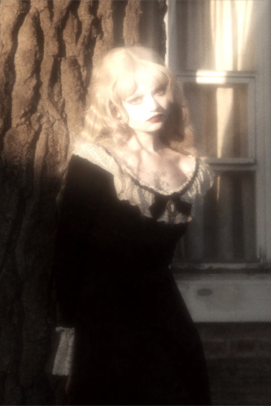 Vintage Lace Ruffle Dark Academia: Stunning Going Out Outfits to Try