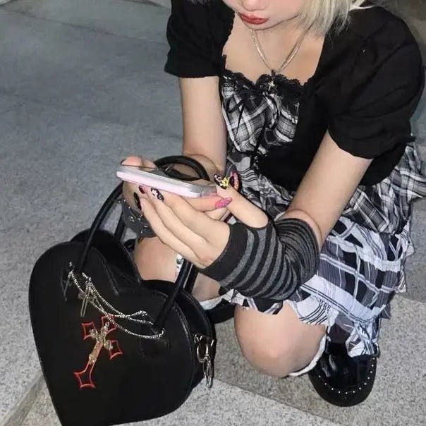New Style Trends - Dark Devotion Alt Goth Heart Bag - Outfit Ideas