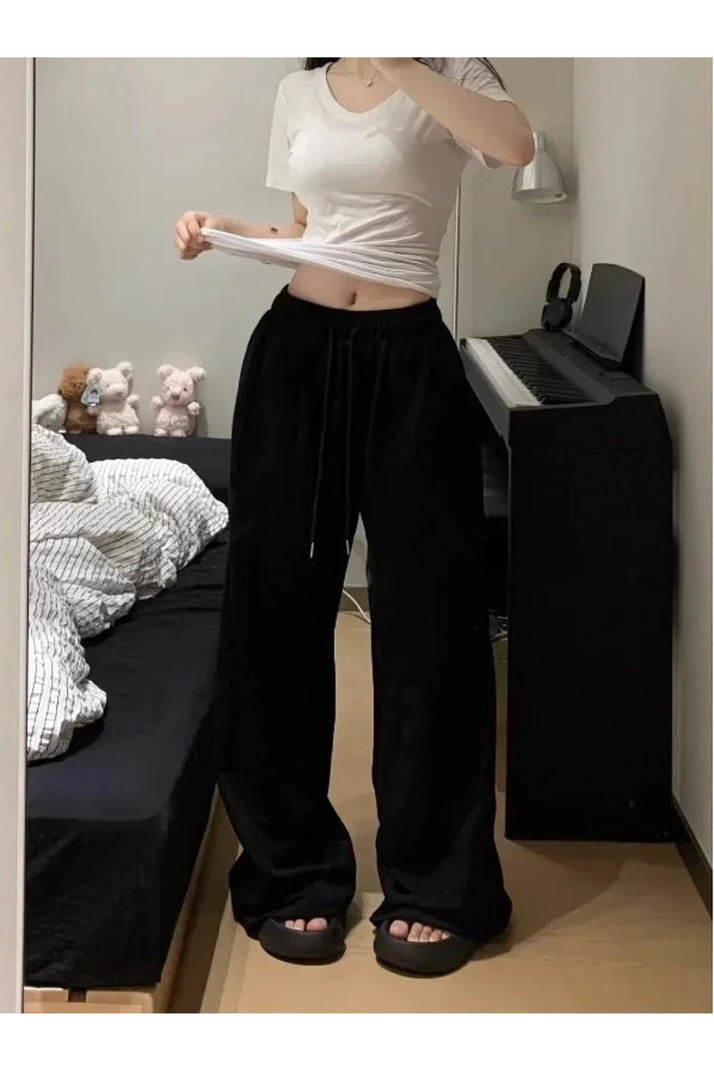 New Style Trends - Grey Casual Wide Joggers - Outfit Ideas New Style Trends - Grey Casual Wide Joggers - Outfit Ideas