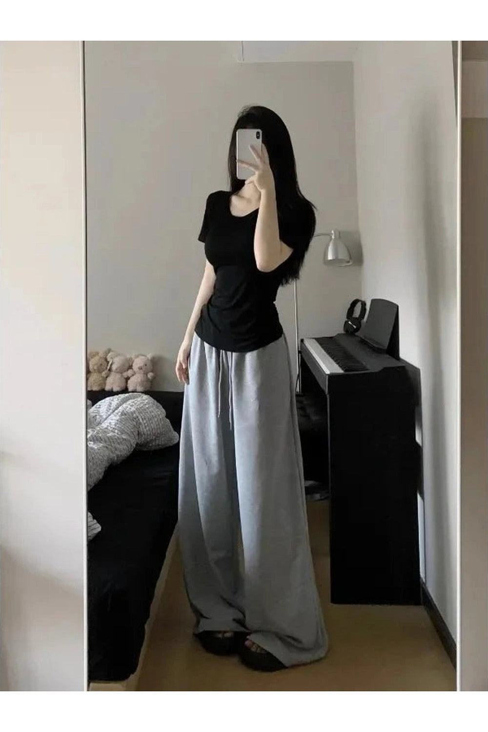 New Style Trends - Grey Casual Wide Joggers - Outfit Ideas New Style Trends - Grey Casual Wide Joggers - Outfit Ideas