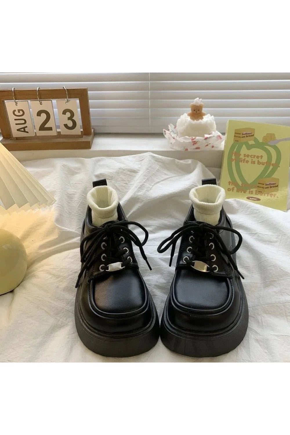 New Style Trends - Retro Chocolate Chunky Platform Shoes - Outfit Ideas New Style Trends - Retro Chocolate Chunky Platform Shoes - Outfit Ideas