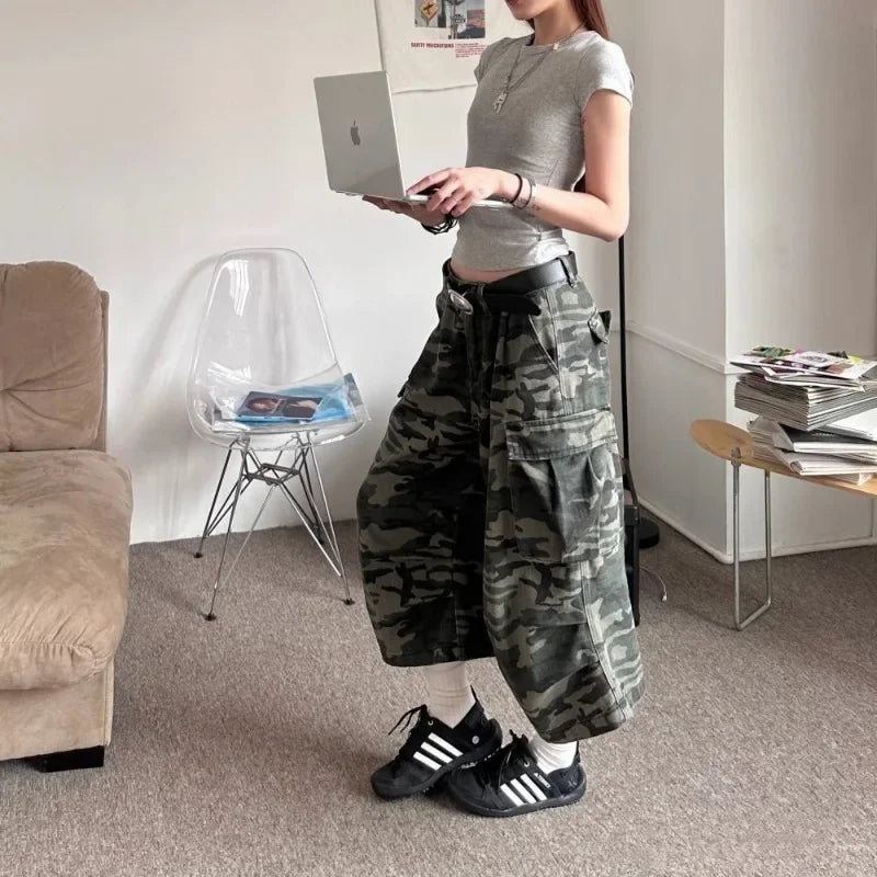 New Style Trends - Streetcore Slouchy Y2k Camo Shorts - Outfit Ideas