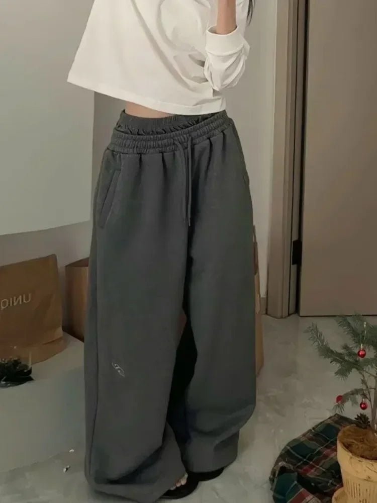 New Style Trends - Y2k Oversized Streetwear Sweatpants - Outfit Ideas