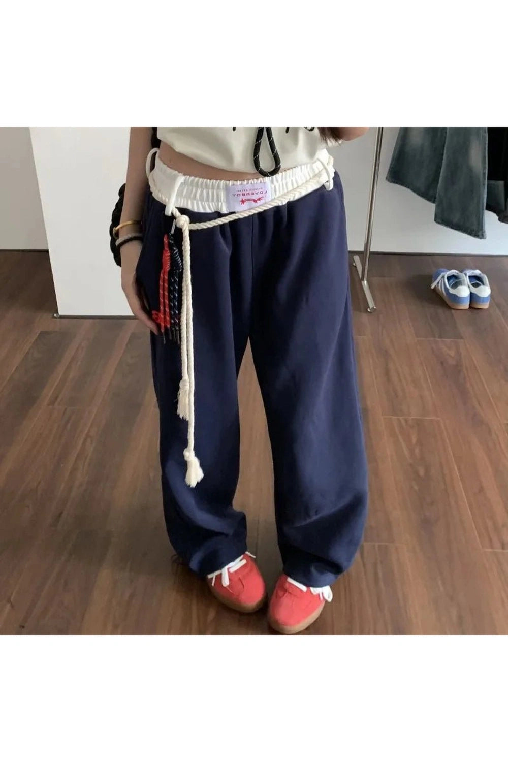 New Style Trends - Y2k Rope-Tie Relaxed Sweatpants - Outfit Ideas New Style Trends - Y2k Rope-Tie Relaxed Sweatpants - Outfit Ideas