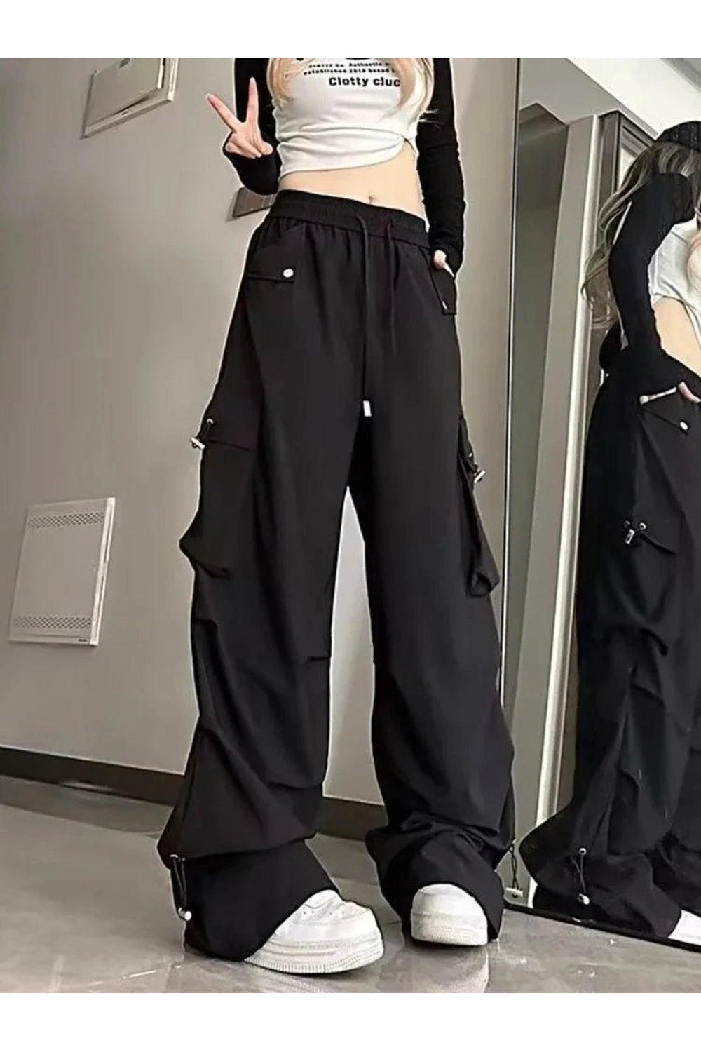 New Style Trends - Y2k White Cargo Parachute Pants - Outfit Ideas New Style Trends - Y2k White Cargo Parachute Pants - Outfit Ideas