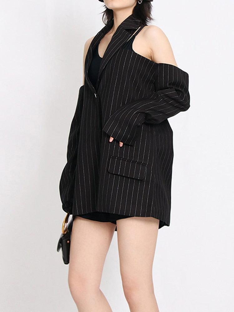 Style Core Aesthetics, New Style Trends - Cut-Out Striped Blazer Style Core Aesthetics, New Style Trends - Cut-Out Striped Blazer