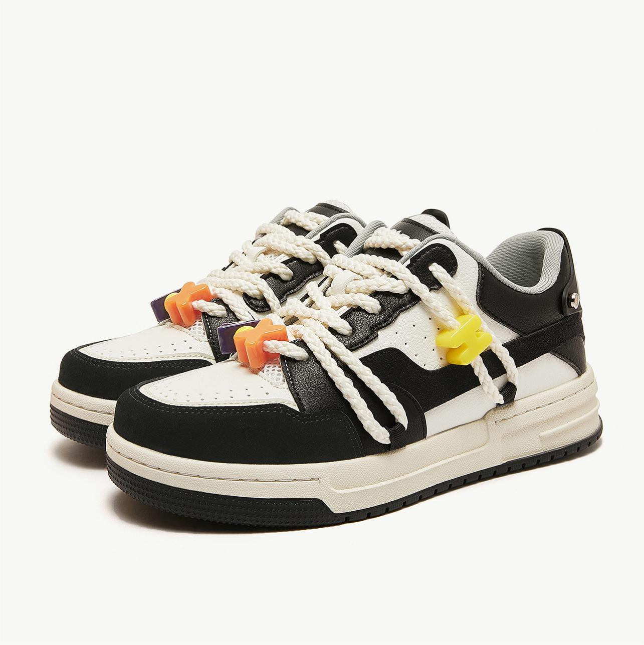 Style Core Aesthetics, New Style Trends - 'Pendant' Shoes