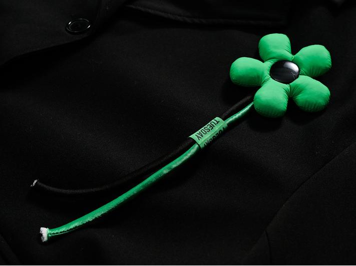 Style Core Aesthetics, New Style Trends Detachable Flower Decor Blazer Style Core Aesthetics, New Style Trends Detachable Flower Decor Blazer