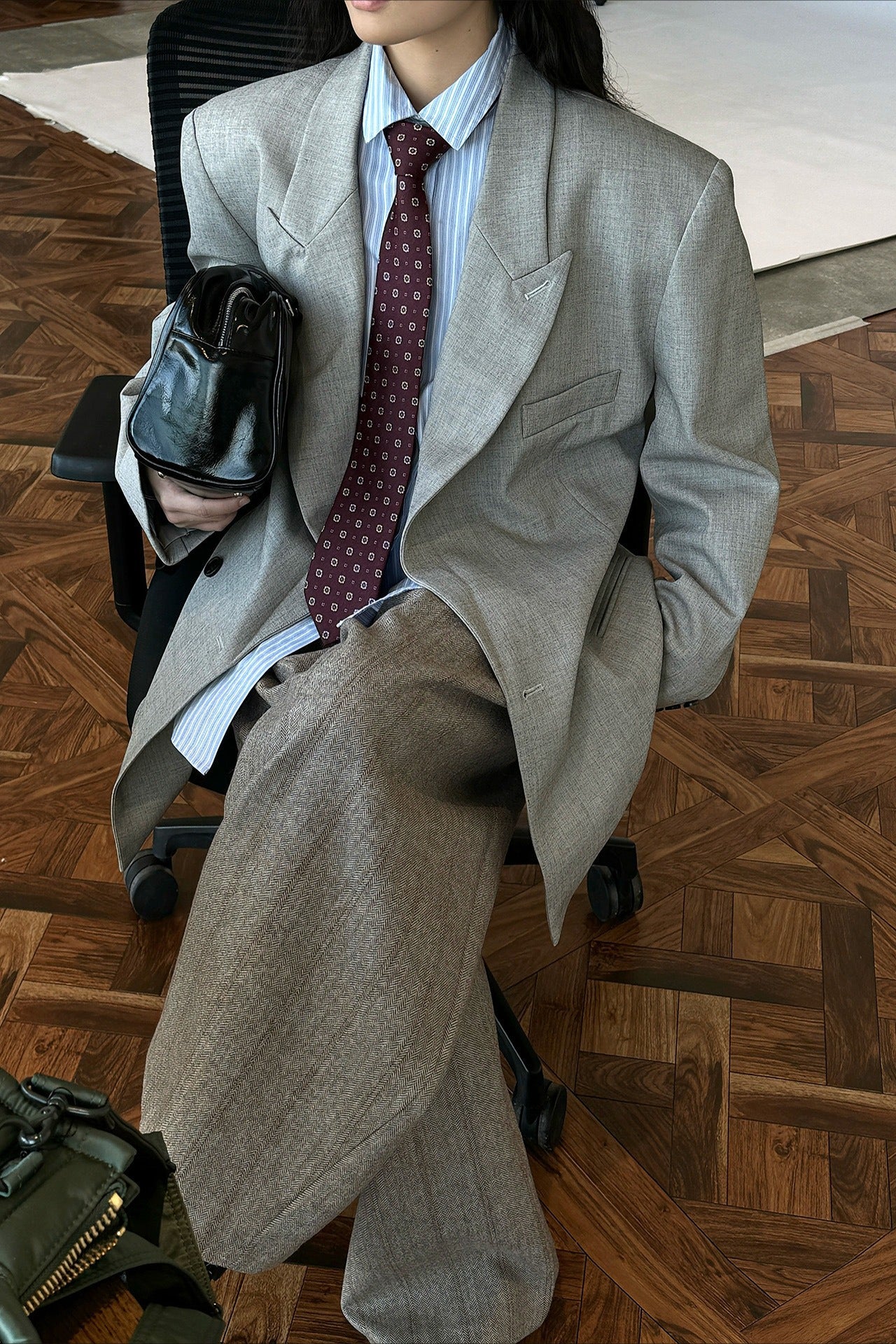 Structured Wide Shoulder Blazer for Effortless Summer Fits