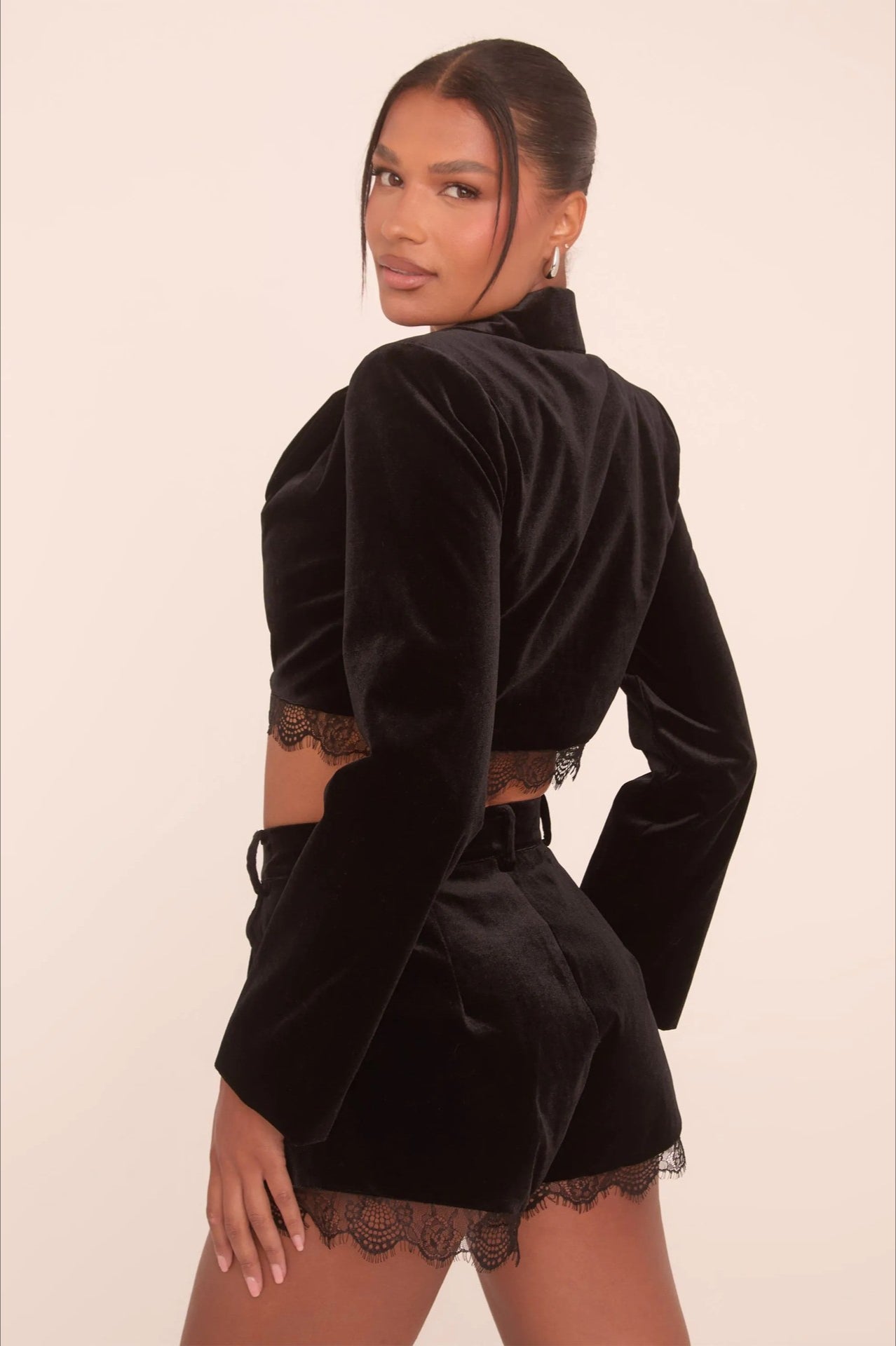 Winter Fashion Inspo Set, Lace Trim Crop Top High-Waisted Shorts Two Pieces Set